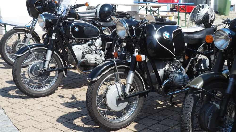 Motorrad mit Beiwagen
